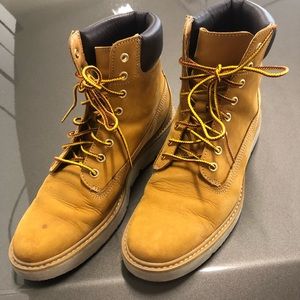 Women’s Size 7 Timberland Boots